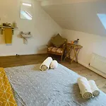 Cosy Loft Room In Morningside, Edinburgh